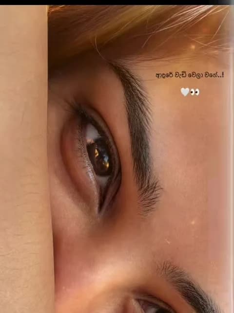 Ojos girados con luz dorada